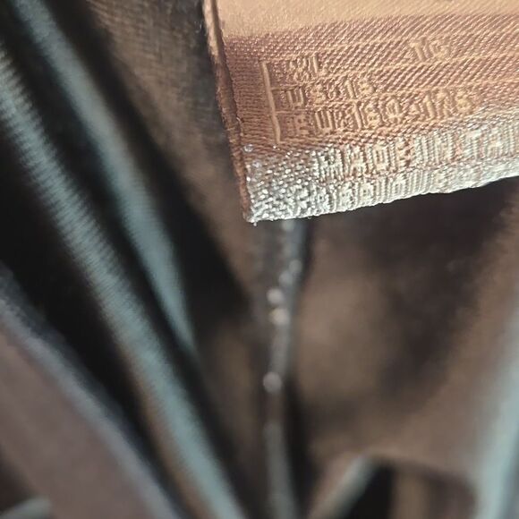 Girl's size 16/XL black Nike shorts - Picture 6 of 7